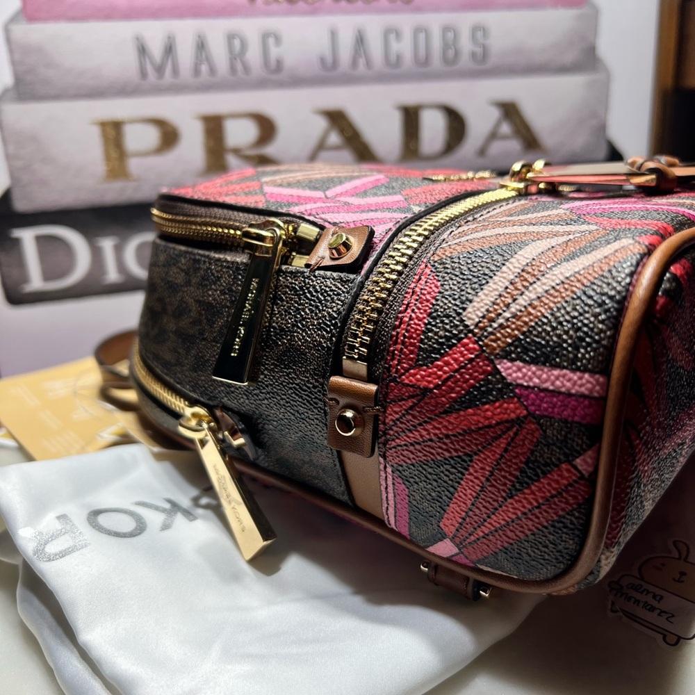 Michael Kors Rhea Zip 
Messenger Backpack Brown
Multi Geometric Pattern NWT - Picture 4 of 17
